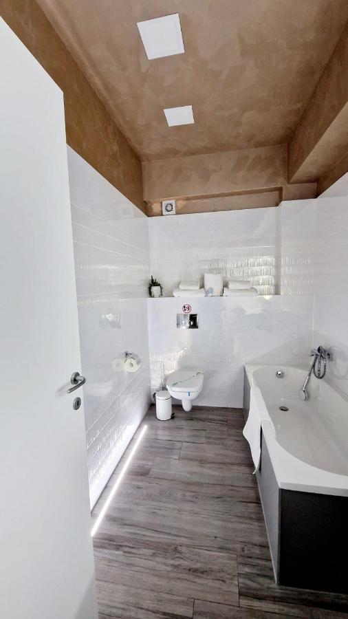 White Tower - Private Studio 106 มามายา ภายนอก รูปภาพ